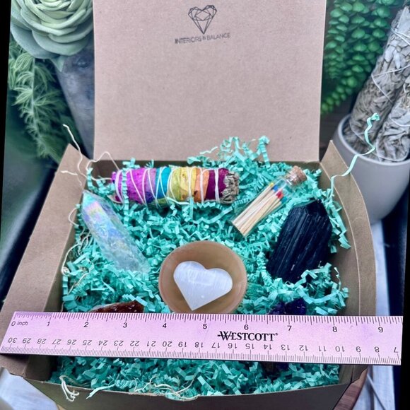 Crystal Gift Box Love Healing and Spiritual Connection Set for Valentines Day - Picture 8 of 12